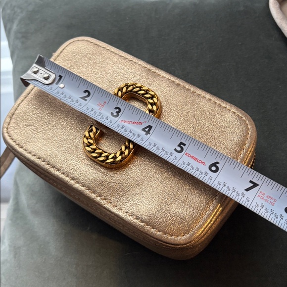 Marc Jacob’s Glam shot Metallic Crossbody soft gold leather bag - Picture 12 of 14